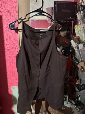 Brown Button-Front Sleeveless Vest